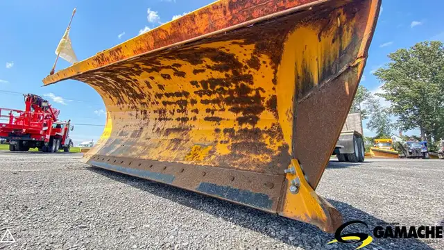GRATTE A NEIGE CHARRUE & AILE DE COTE in Heavy Equipment in Longueuil / South Shore - Image 4