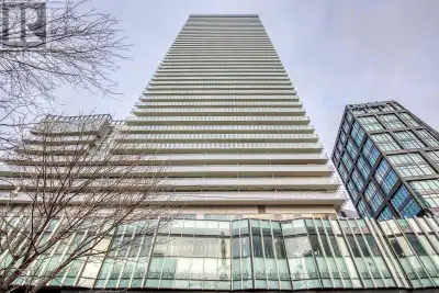 Welcome to this gorgeous Luxury Condo Apartment located in the main downtown area facing the waterfr...