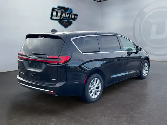 2025 Chrysler Pacifica64844380097538124