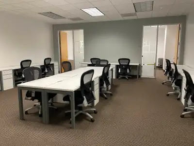 Flexible large office for rent designed to accommodate 25 people at Regus Vancouver Park Place. A fu...