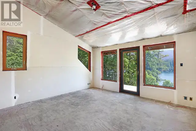 1100 Keith Rd Qualicum Beach, British Columbia in Houses for Sale in Parksville / Qualicum Beach - Image 31