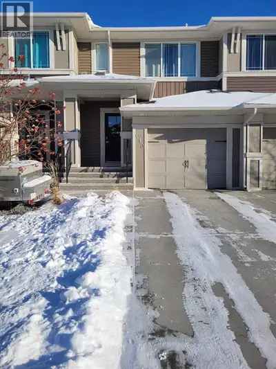NO CONDO FEES - NOT A CONDO - Welcome to easy living in the quiet Airdrie community of Hillcrest. Be...