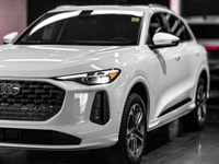 The 2025 Audi Q5 Progressiv marks the debut of the third-generation model, featuring a complete exte... (image 2)