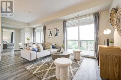 Bright 2+1 Bedroom & 2 Bath Condo Apartment. Spacious Layout w/ Over 1,100 Sqft Living Space. Den is...