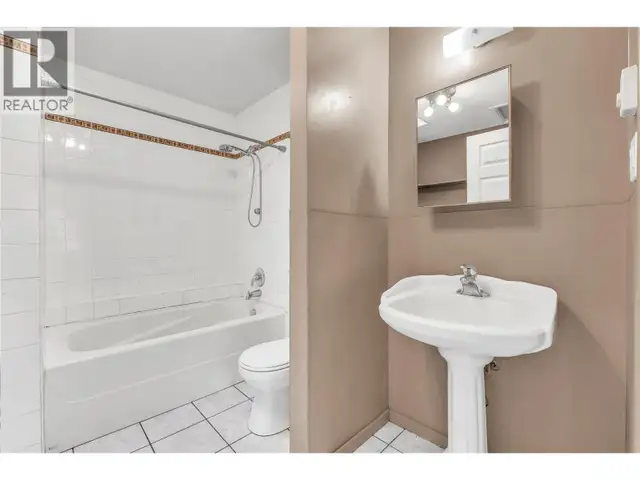 1190 Penticton Avenue Penticton, British Columbia in Houses for Sale in Penticton - Image 12
