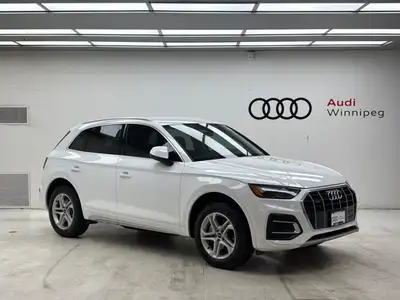 Local Trade!! This Audi Q5 delivers a Intercooled Turbo Gas/Electric I-4 2.0 L/121 engine powering t...