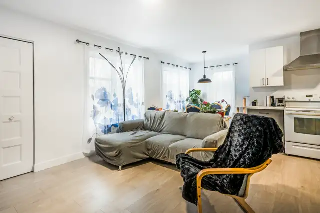 INCOME * RECENT QUADRUPLEX * 4 UNITS 4½ * VALCOURT63395519630851123