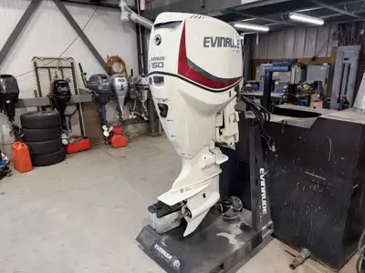 5537233 Dominez le plan d’eau avec la puissance brute de l’Evinrude 150 HPSi vous cherchez une accél...