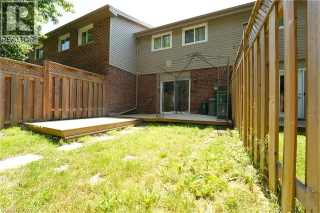136 JANSEN Avenue Kitchener, Ontario in Long Term Rentals in Kitchener / Waterloo - Image 18