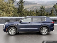 Experience the effortless blend of style and practicality with this 2022 Mitsubishi Outlander SE. Bo... (image 1)