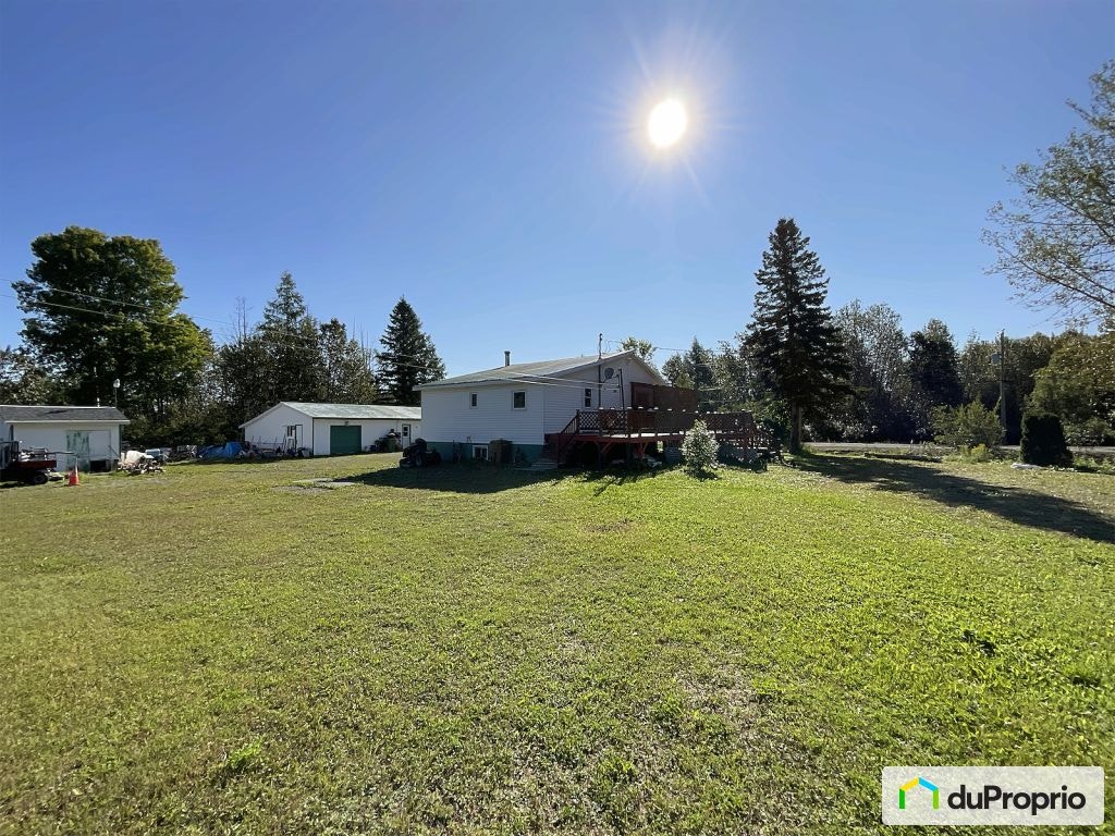 $200,000 - Bungalow for sale in St-Moise — photo 1