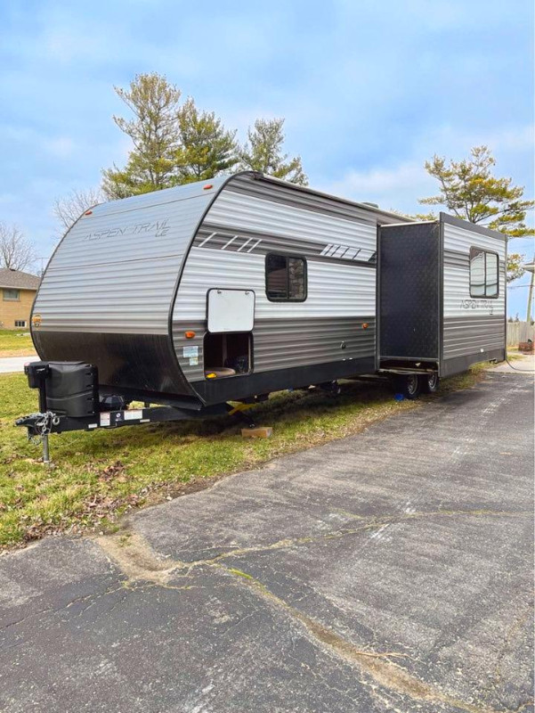 Camping Trailer- 2021 29’ Aspen Trail LE by Dutchman in Travel Trailers & Campers in Chatham-Kent