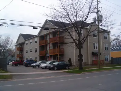 Available July 1st, Downtown, Heat pump, Large 2 Bedroom