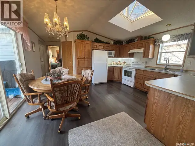 33 Cypress Mobile Home PARK Maple Creek, Saskatchewan in Houses for Sale in Swift Current - Image 22