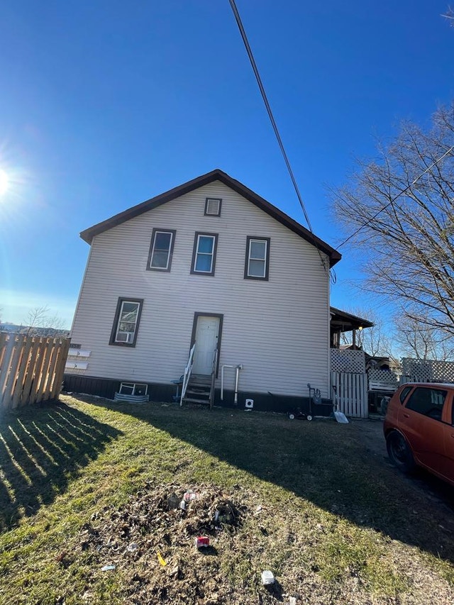 Room for rent 650 At 1650 3rd ave e, OwenSound Room Rentals