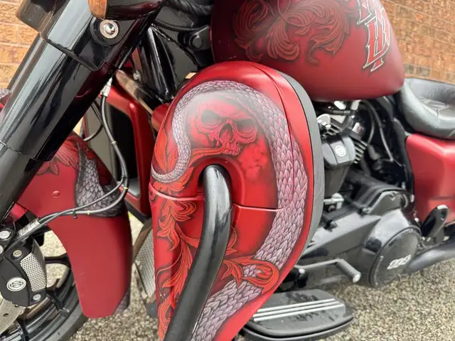 2019 Harley-Davidson Street Glide Special **CUSTOM PAINT** **CAN in Sport Touring in Markham / York Region - Image 30