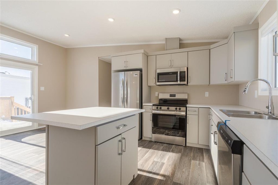 99 Prairie Oak Drive Mitchell, Manitoba 3