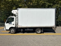 2018 HINO TRUCK 195;Medium Duty Trucks - VAN-REEFER Penske Location 632 BELGRAVE WAY DELTA BC V3M 5R... (image 3)