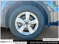 2024 Kia Sorento LX Odometer is 32206 kilometers below market average! Ready for anything, from the... (image 6)