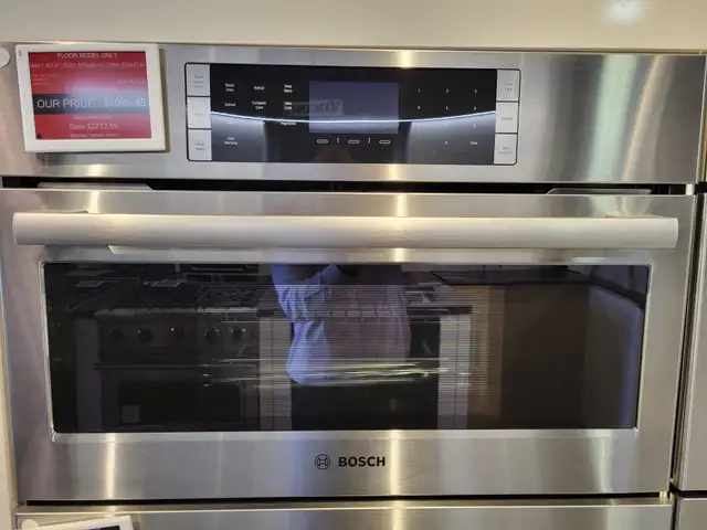 BOSCH 30 " 1.4 CU.FT. BUILT IN  ELECTRIC STEAM OVEN in Stoves, Ovens & Ranges in Brantford - Image 2