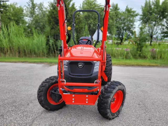 2025 CK2620 HST W/ROPS & LDR in Farming Equipment in Windsor Region - Image 9