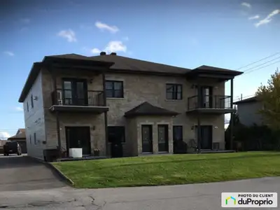 Grand condo 41/2 et d'une grande salle de bain - 2 stationnements - avec garage pour l'unité - très...