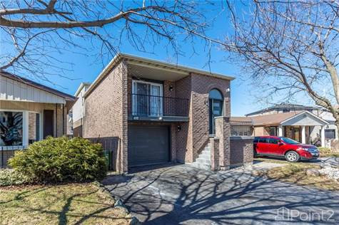 102 GARDEN Crescent in Houses for Sale in Hamilton