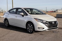 Front Wheel Drive,Aluminum Wheels,Power Steering,Brake Assist,Front Disc/Rear Drum Brakes,Tires - Fr... (image 4)