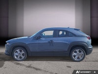 2022 Mazda MX-30 EV Le Mazda MX-30 EV 2022 GS est le premier véhicule entièrement électrique produit... (image 1)