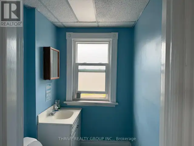 690 HALE STREET London East (East N), Ontario in Commercial & Office Space for Rent in London - Image 11