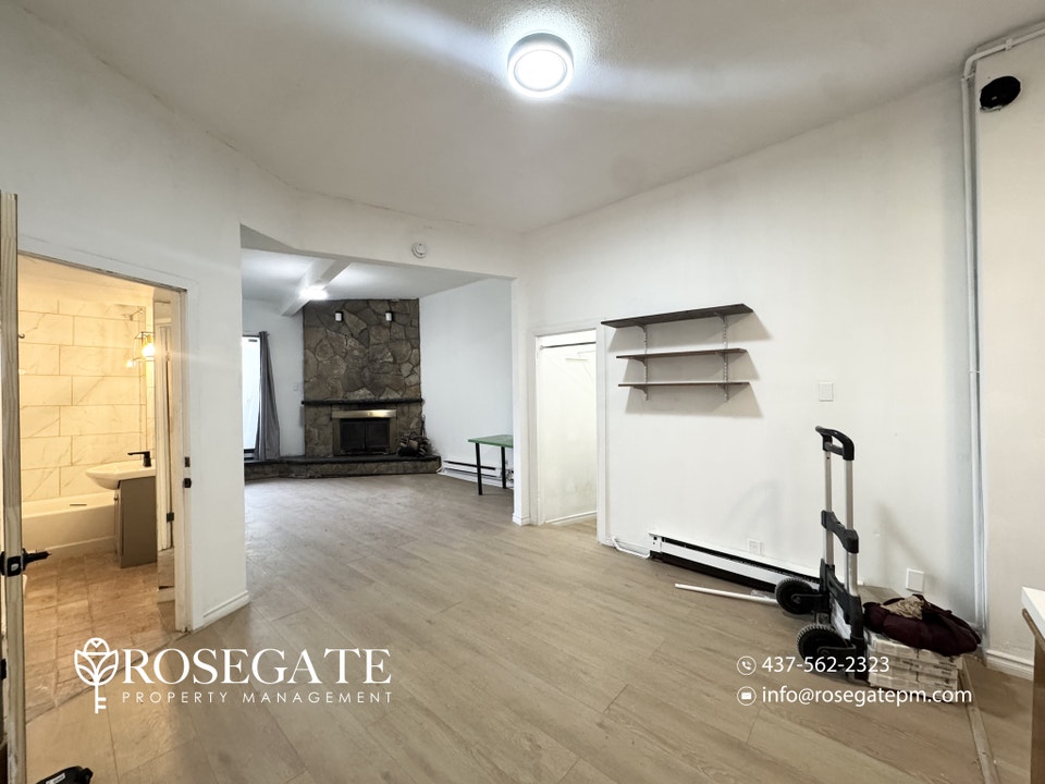 Spacious 800 Sq. Ft. Studio-Style Condo in Toronto with Parking 5