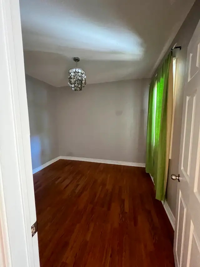 2 bedroom main floor for rent in East York in Long Term Rentals in City of Toronto - Image 7