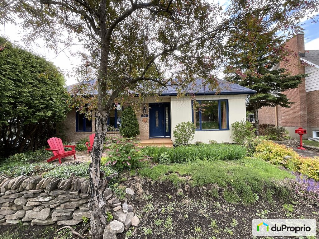 $525,000 - Bungalow for sale in Ste-Foy — photo 1