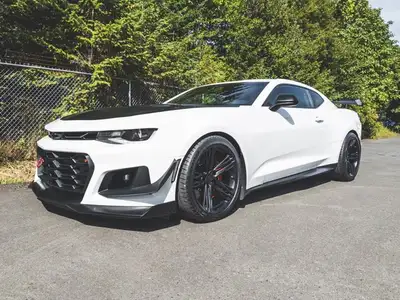The heart of this 2022 Chevrolet Camaro ZL1 beats with an exhilarating 6.2L Supercharged V8, deliver...