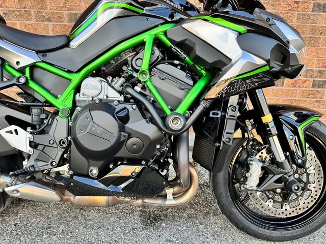 2020 Kawasaki Z H2 **SUPERCHARGED** **SCORPION PIPE** in Sport Bikes in Markham / York Region - Image 12