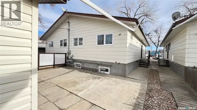 211 Maple STREET Maple Creek, Saskatchewan in Houses for Sale in Swift Current - Image 5
