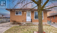 8 MAGOR Drive Cambridge, Ontario