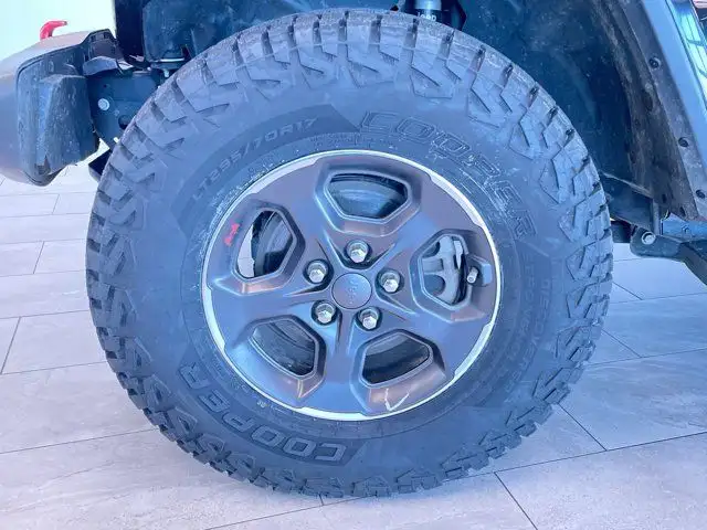 2021 Jeep Gladiator Rubicon | 4x4 | Remote start | Leather in Cars & Trucks in Prince George - Image 19