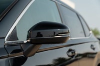 MP3 Capability,Privacy Glass,Tires - Front All-Season,LED Headlights,Integrated Turn Signal Mirrors,... (image 4)