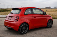This FIAT 500e has a powerful Electric engine powering this Automatic transmission. QUICK ORDER PACK... (image 3)