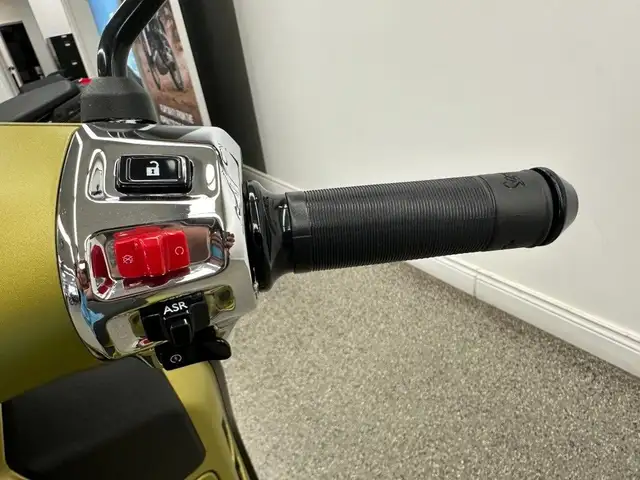 2024 Vespa GTS Supersport 300 MY24 - V6196 - -No Payments for 1  in Scooters & Pocket Bikes in Markham / York Region - Image 10