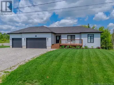 Phenomenal home in the highly sought after Fernwood Sub division. This beauty sits at the corner of...