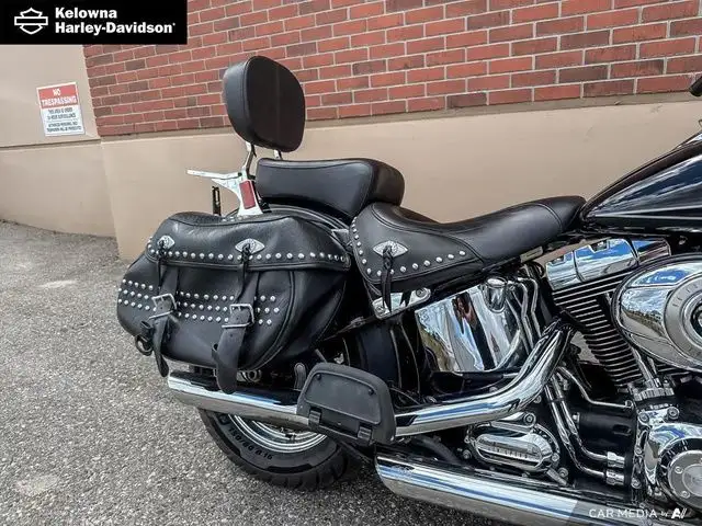 2010 Harley-Davidson Softail FLSTC - Heritage Classic in Street, Cruisers & Choppers in Kelowna - Image 7
