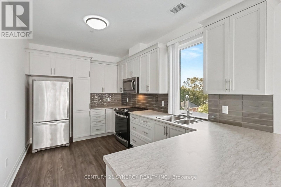 3D - 40 MCGILL STREET S Smiths Falls, Ontario 2