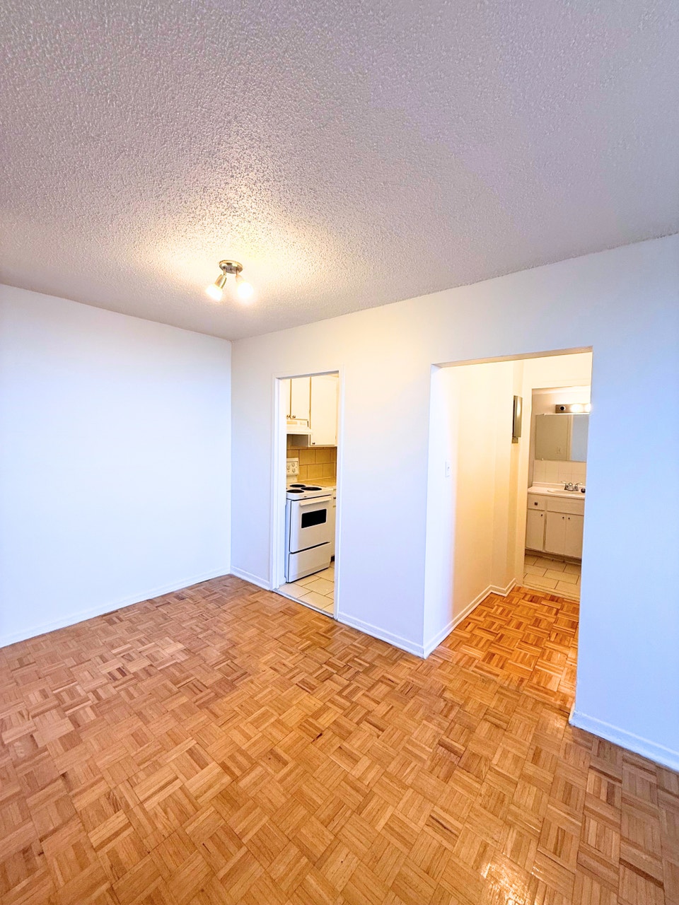 SUNNY STUDIO - Parc Extension - Metro ACADIE 4