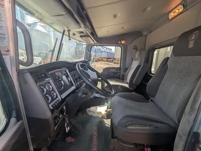 2020 KENWORTH T800 in Heavy Trucks in Kamloops - Image 7