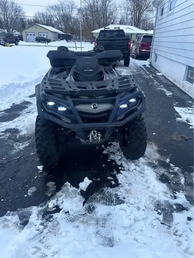 2024 CAN-AM OUTLANDER 850 XT-BLACK! in ATVs in Sudbury - Image 3
