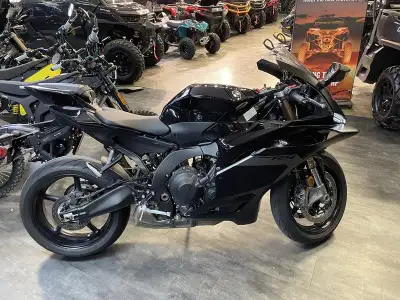 Executive demo, only 448 kms!! 2025 Yamaha YZF-R9 Redefining the Supersport class, Yamaha's groundbr...