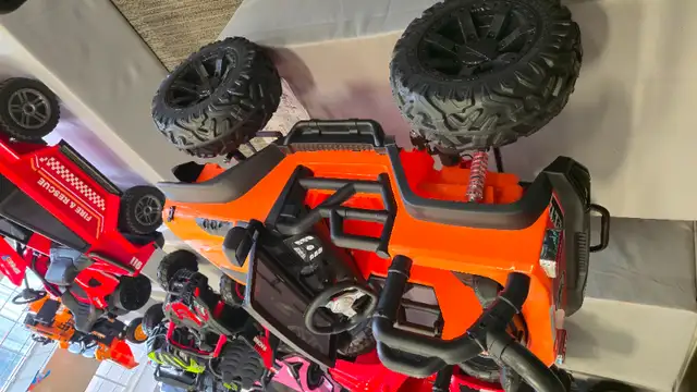 24V Ride On Truck For Kids w/ Rubber Wheels, Bluetooth & Lights in Other in Oshawa / Durham Region - Image 5