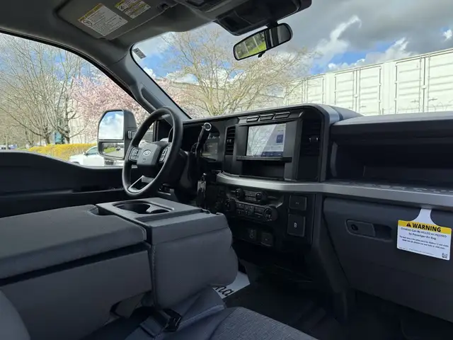 2024 Ford F-550 Crew Cab 4x4 Service Truck with Welder and Compr in Heavy Trucks in City of Montréal - Image 65
